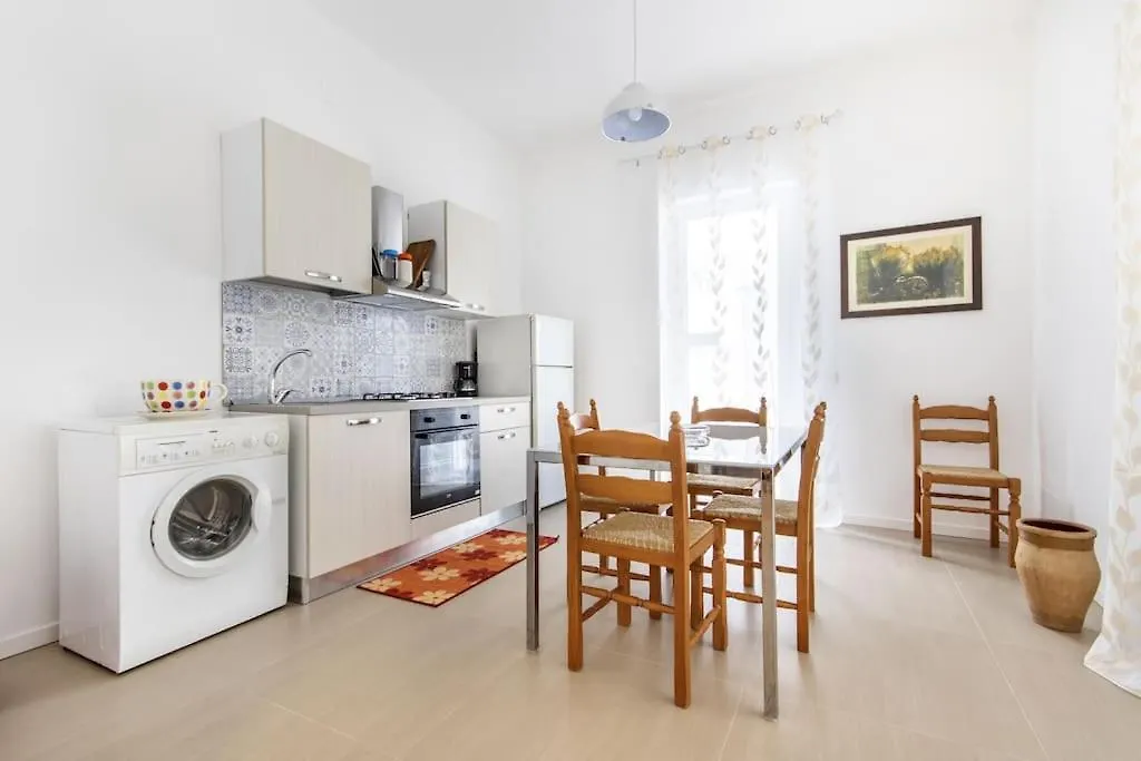 Villa Maia Palermo 0*,  İtalya